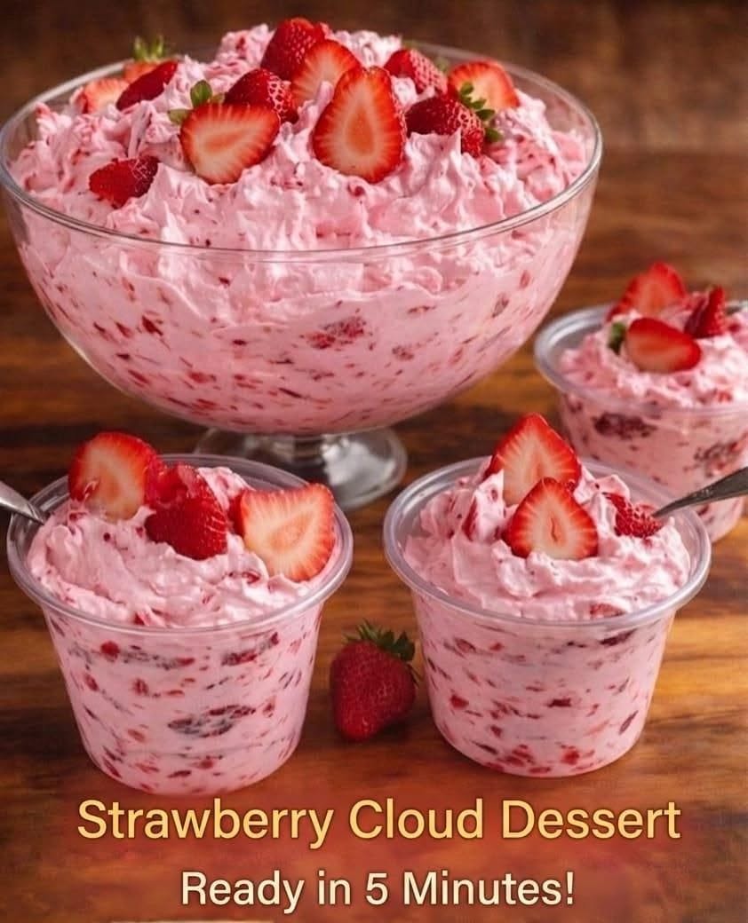 Strawberry 🍓 cloud dessert, ready in 5 minutes